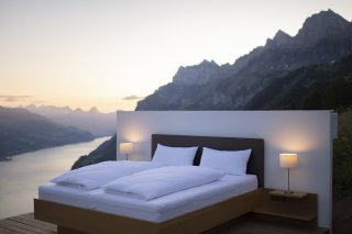 Le contexte conjoncturel maussade et le franc fort freinent en effet les flux touristiques en provenance d'Europe. Un retournement de tendance n'est pas encore perceptible. Les économistes tablent sur une baisse de 0,3% des nuitées des hôtes européens. KEYSTONE/GIAN EHRENZELLER